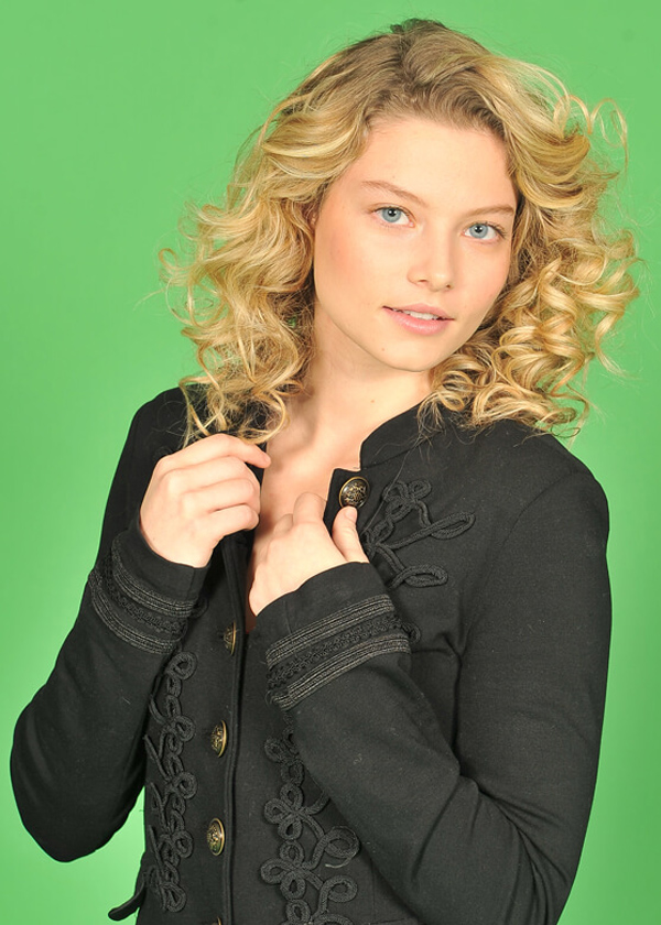 blond-hair-curly-green-screen-extraction