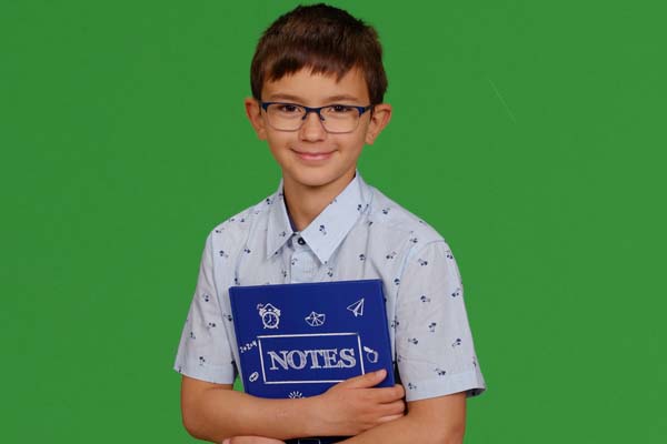 school-photography-green-screen-background